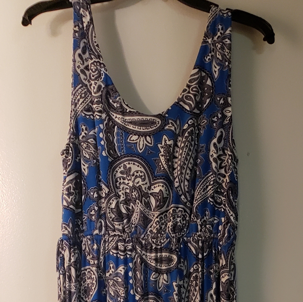 Sleeveless maxi dress